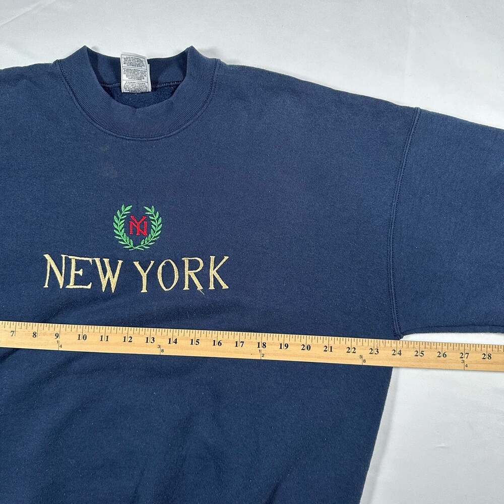 Fruit of the Loom Vintage New York Embroidered Crewneck Sweatshirt - Picture 5 of 7